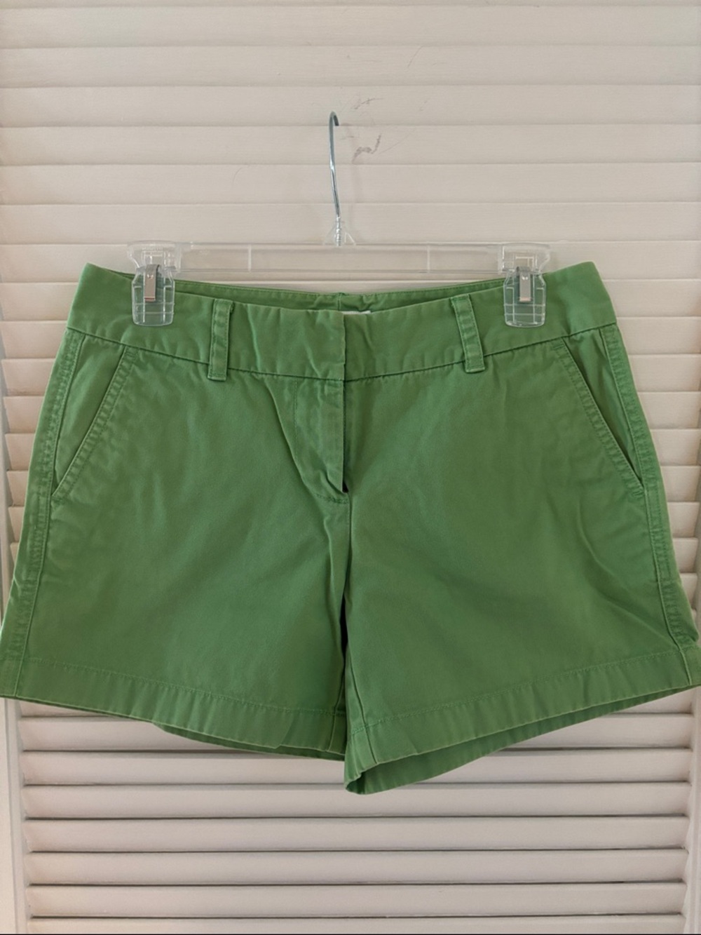 Vineyard Vines Women’s Kelly Green Chino Shorts Size 4
